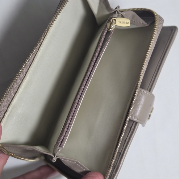 valentina taupe full size leather tab snap zip around wallet made in italy - Picture 6 of 11